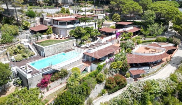 casa indipendente in vendita a Campo nell'Elba