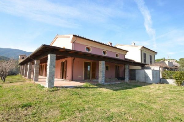 casa indipendente in vendita a Campo nell'Elba
