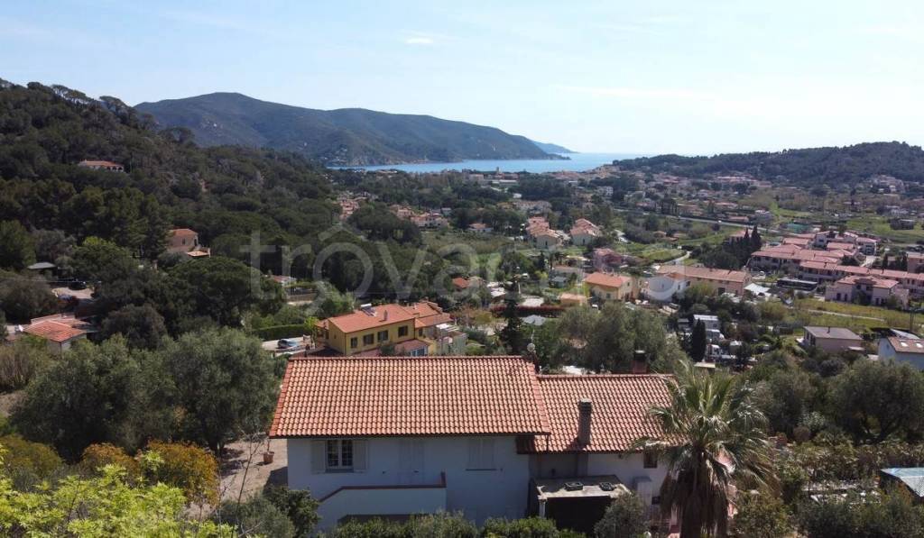 casa indipendente in vendita a Campo nell'Elba