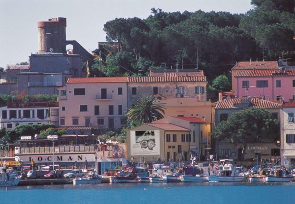 negozio in vendita a Campo nell'Elba