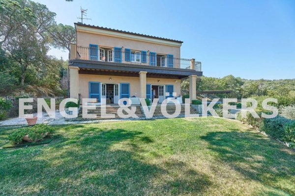casa indipendente in vendita a Campo nell'Elba
