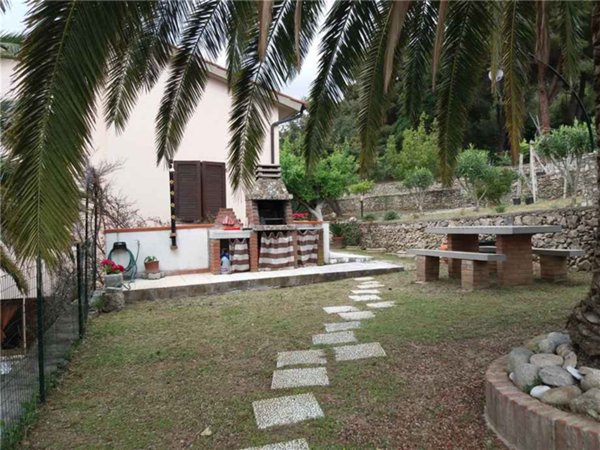 casa semindipendente in vendita a Campo nell'Elba