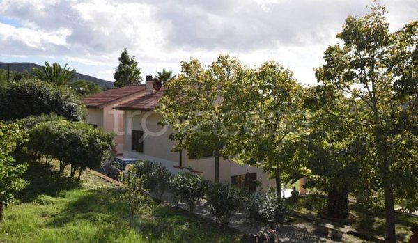 casa indipendente in vendita a Campo nell'Elba