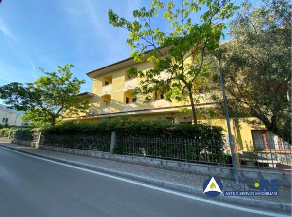 negozio in vendita a Campo nell'Elba