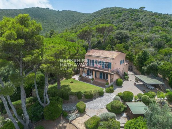 casa indipendente in vendita a Campo nell'Elba