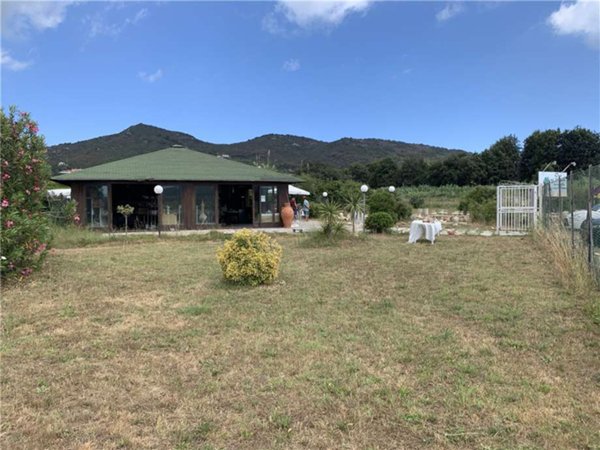 negozio in vendita a Campo nell'Elba