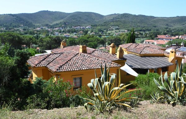 casa indipendente in vendita a Campo nell'Elba