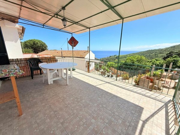 appartamento in vendita a Campo nell'Elba in zona Seccheto
