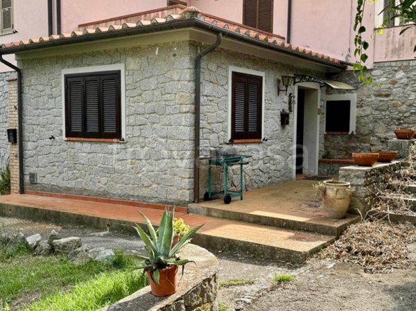 appartamento in vendita a Campo nell'Elba in zona La Pila
