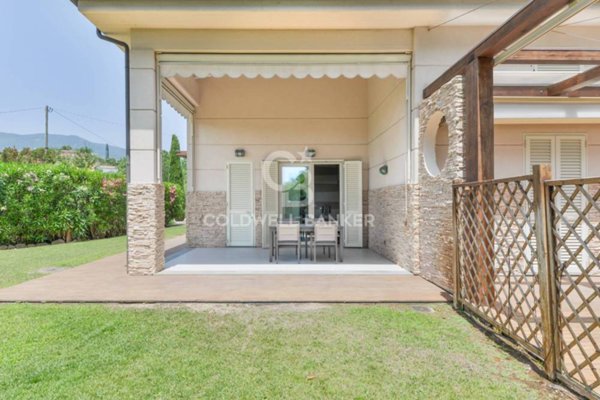 casa indipendente in vendita a Campo nell'Elba