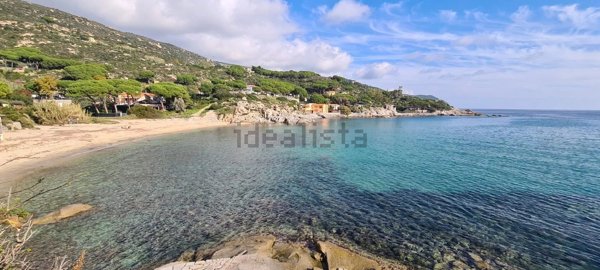 casa indipendente in vendita a Campo nell'Elba in zona Fetovaia