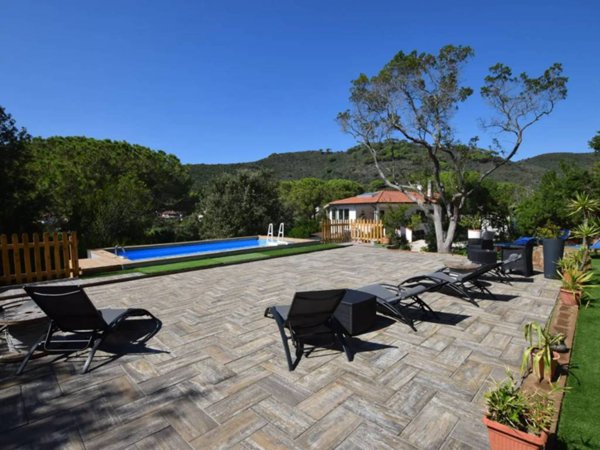 casa indipendente in vendita a Campo nell'Elba