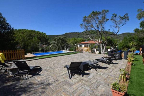casa indipendente in vendita a Campo nell'Elba