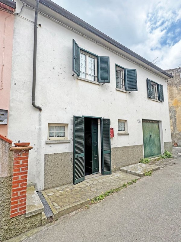 casa indipendente in vendita a Campo nell'Elba