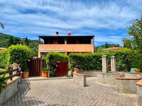 casa indipendente in vendita a Campo nell'Elba