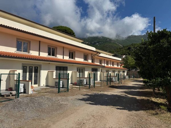 appartamento in vendita a Campo nell'Elba in zona Seccheto