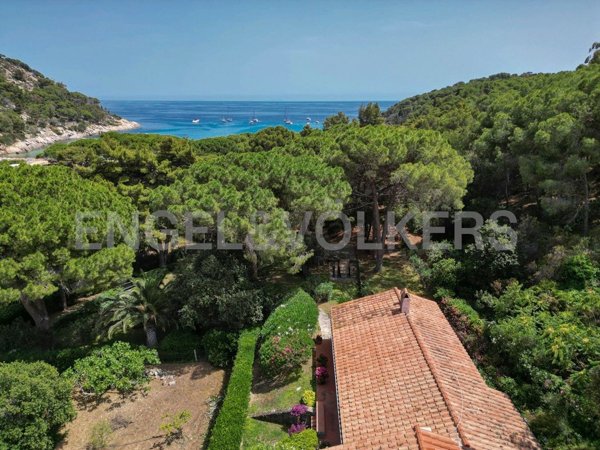 casa indipendente in vendita a Campo nell'Elba