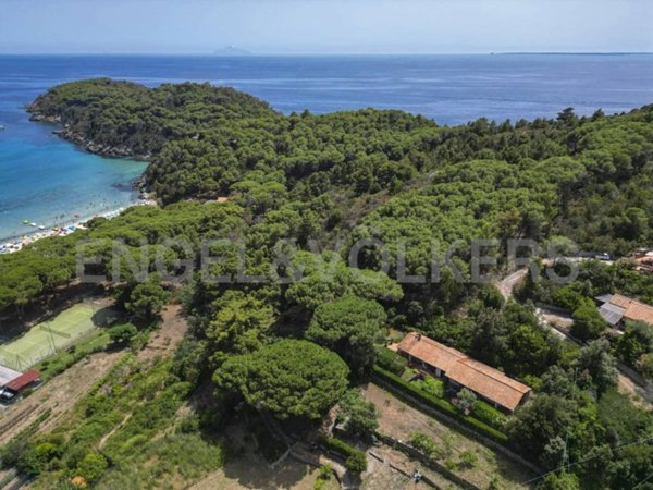 casa indipendente in vendita a Campo nell'Elba in zona Fetovaia