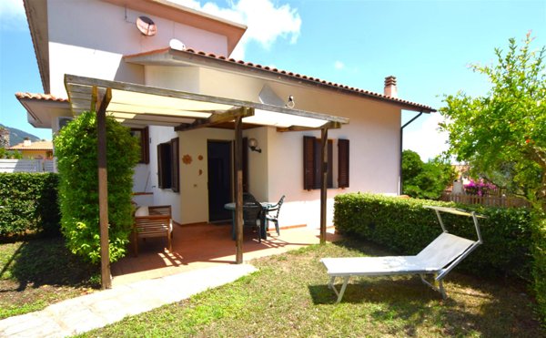 casa indipendente in vendita a Campo nell'Elba