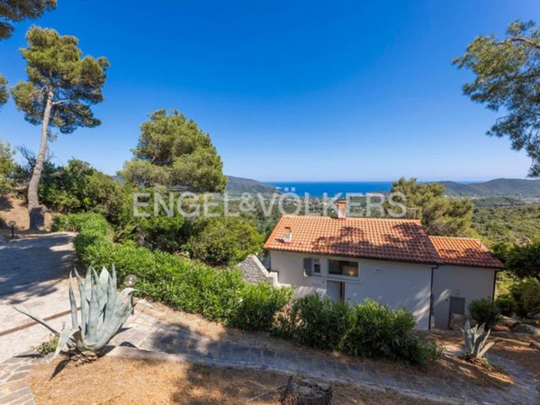casa indipendente in vendita a Campo nell'Elba in zona Sant'Ilario
