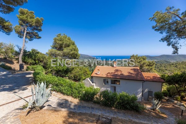 casa indipendente in vendita a Campo nell'Elba in zona Sant'Ilario