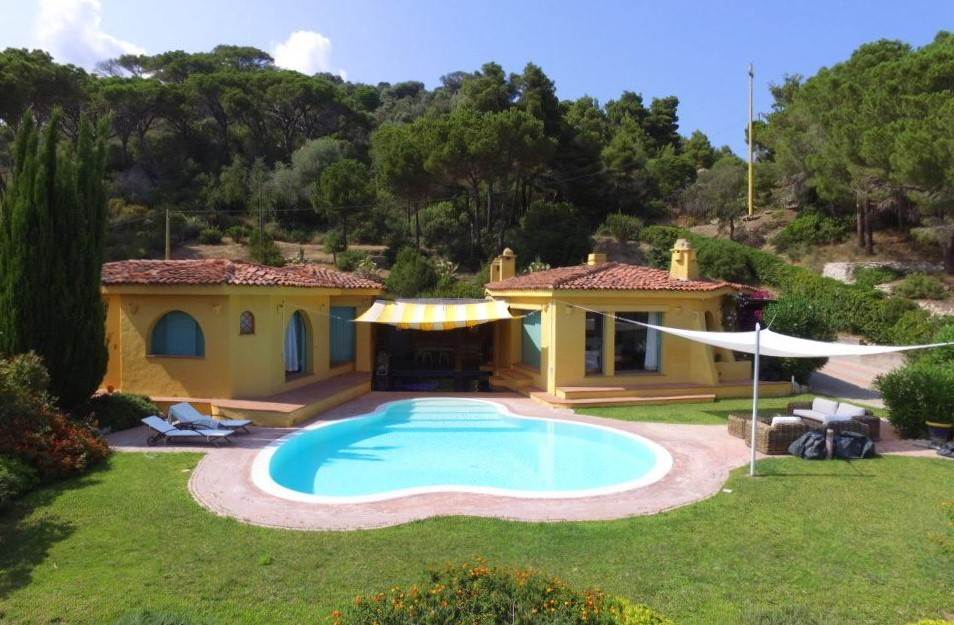 casa indipendente in vendita a Campo nell'Elba