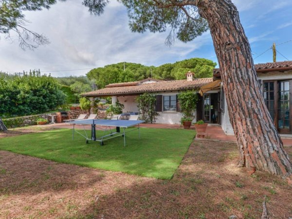 casa indipendente in vendita a Campo nell'Elba