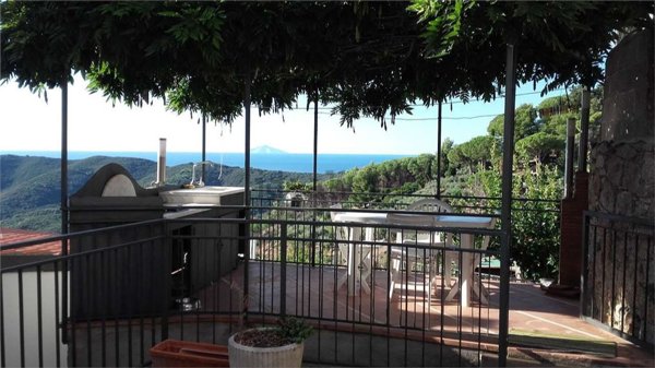appartamento in vendita a Campo nell'Elba
