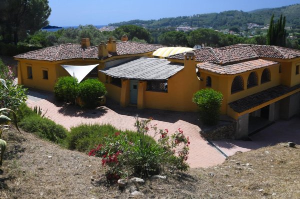 casa indipendente in vendita a Campo nell'Elba