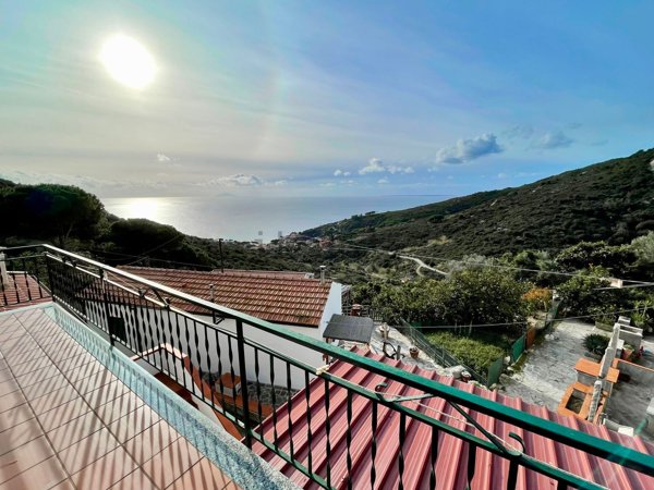 appartamento in vendita a Campo nell'Elba in zona Seccheto