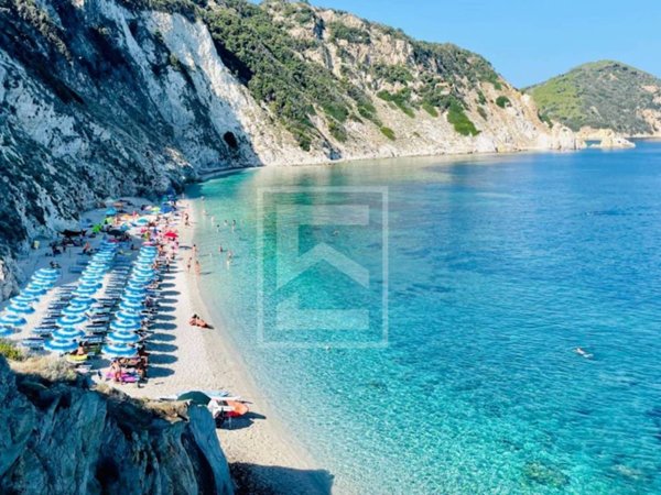 casa indipendente in vendita a Campo nell'Elba