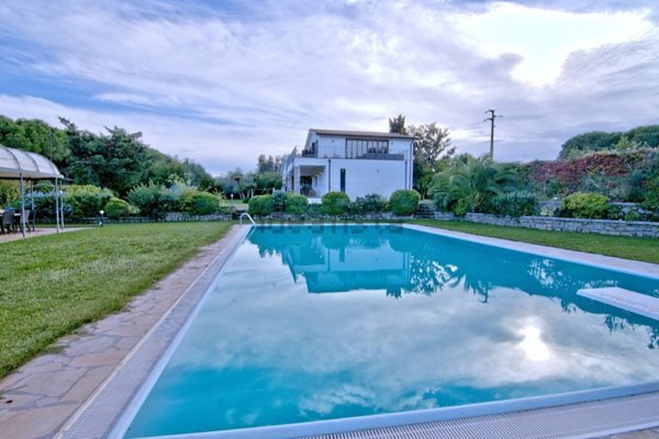 casa indipendente in vendita a Campo nell'Elba