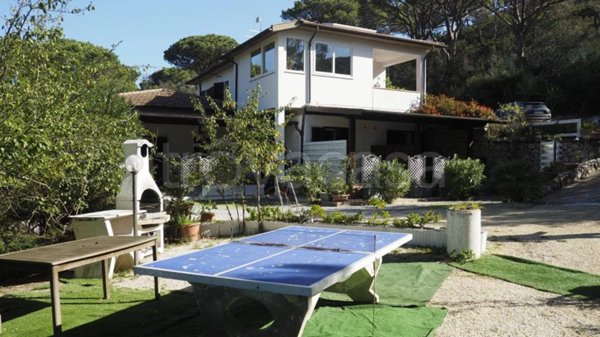casa indipendente in vendita a Campo nell'Elba