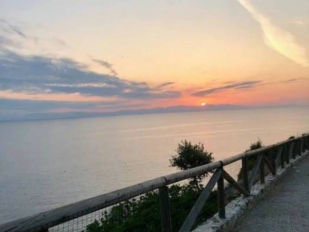 casa indipendente in vendita a Campo nell'Elba