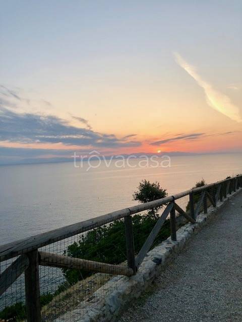 casa indipendente in vendita a Campo nell'Elba