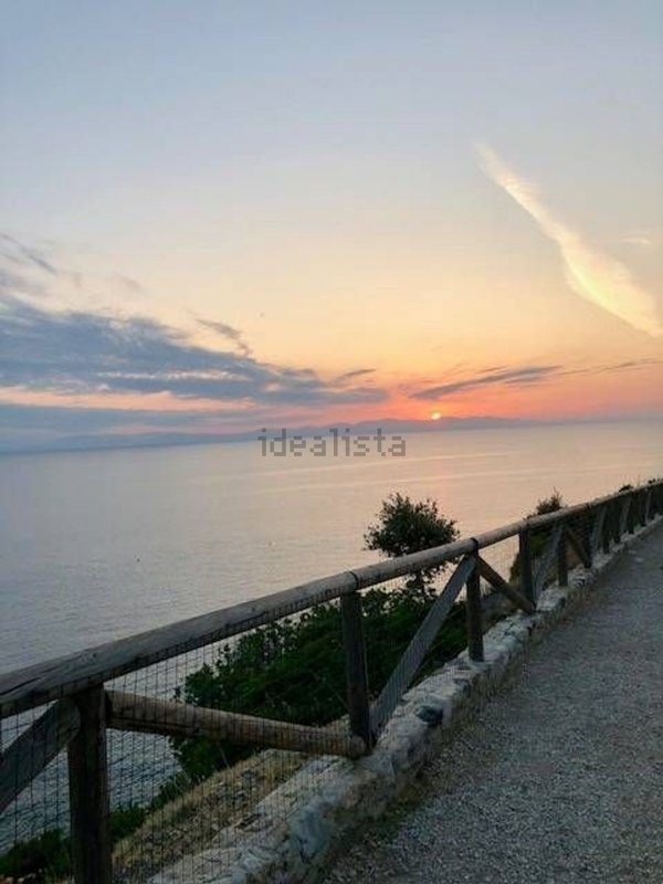 casa indipendente in vendita a Campo nell'Elba