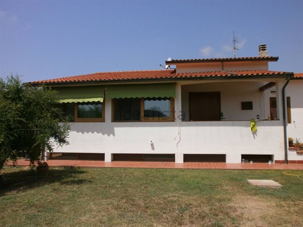 casa indipendente in vendita a Campo nell'Elba