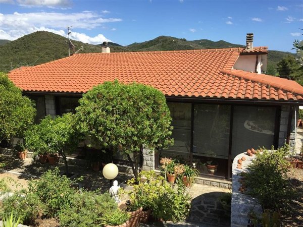casa indipendente in vendita a Campo nell'Elba in zona La Pila