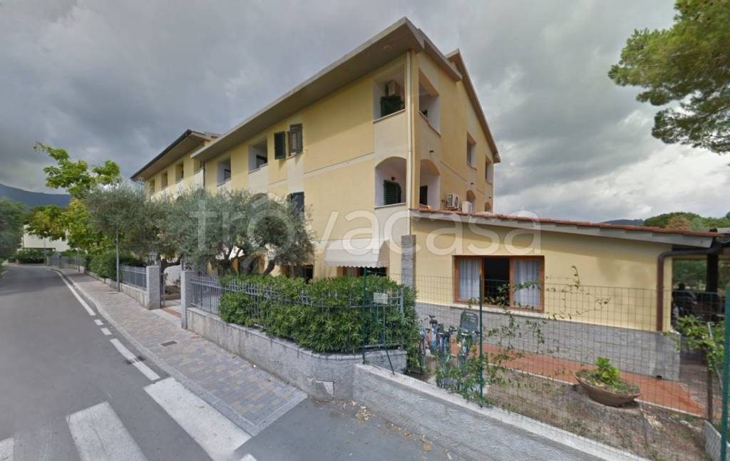 negozio in vendita a Campo nell'Elba