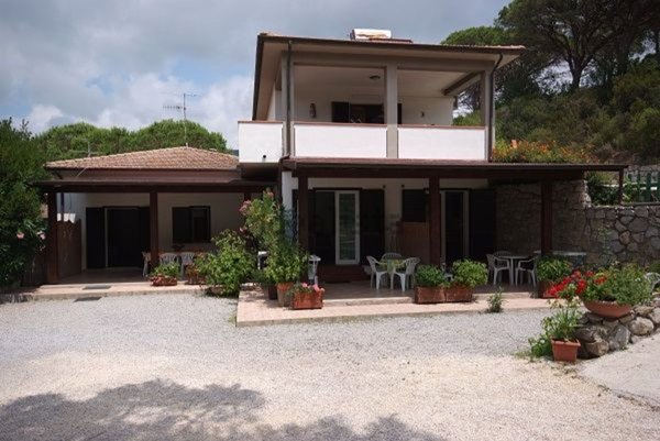 casa indipendente in vendita a Campo nell'Elba
