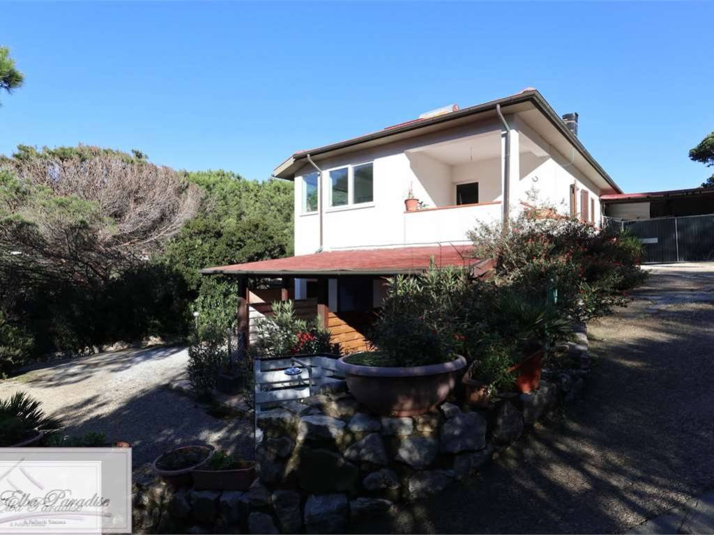 casa indipendente in vendita a Campo nell'Elba in zona Seccheto