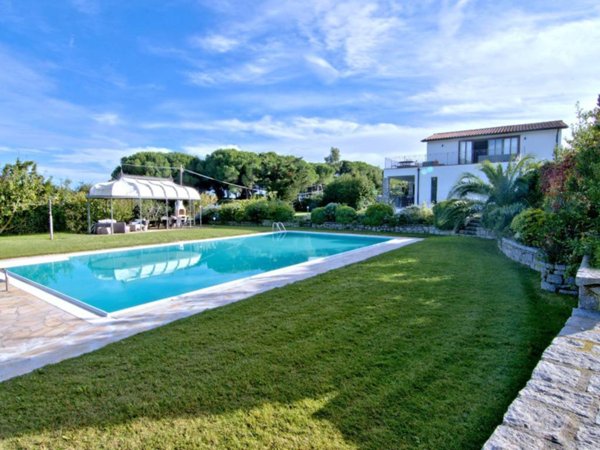 casa indipendente in vendita a Campo nell'Elba