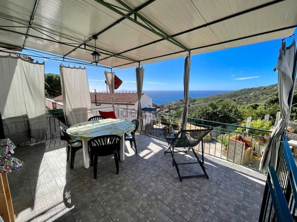 appartamento in vendita a Campo nell'Elba in zona Seccheto