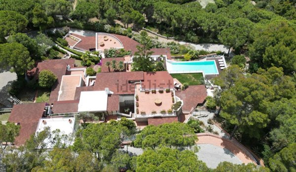 casa indipendente in vendita a Campo nell'Elba
