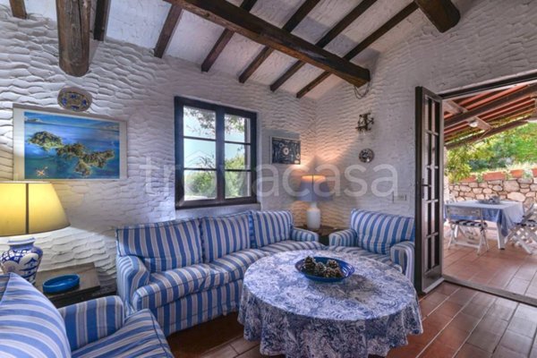casa indipendente in vendita a Campo nell'Elba