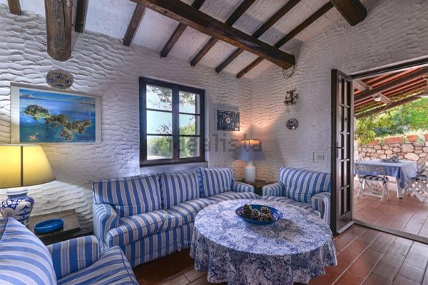 casa indipendente in vendita a Campo nell'Elba