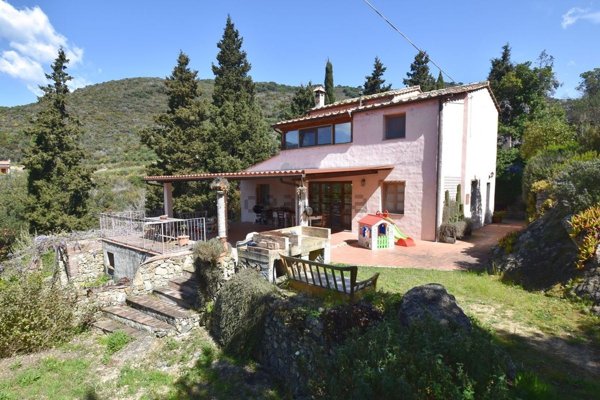 casa indipendente in vendita a Campo nell'Elba