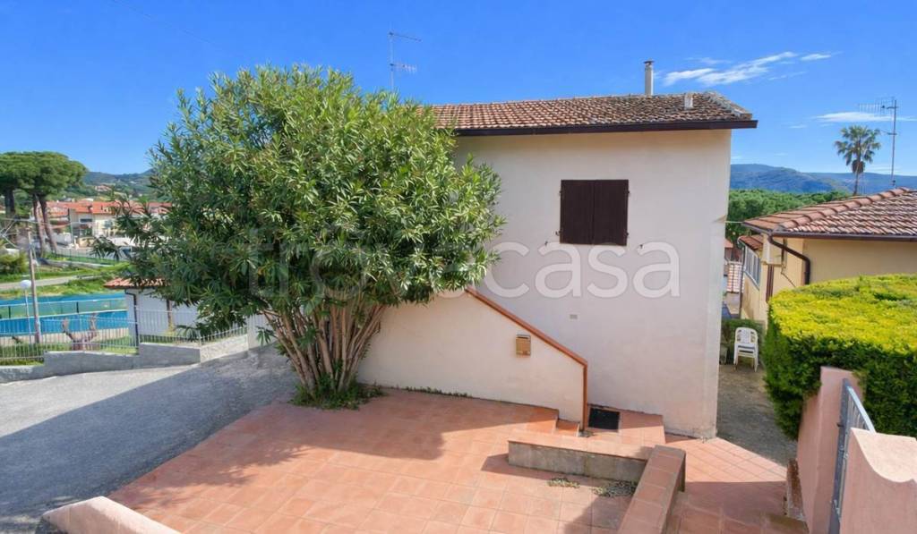 casa indipendente in vendita a Campo nell'Elba