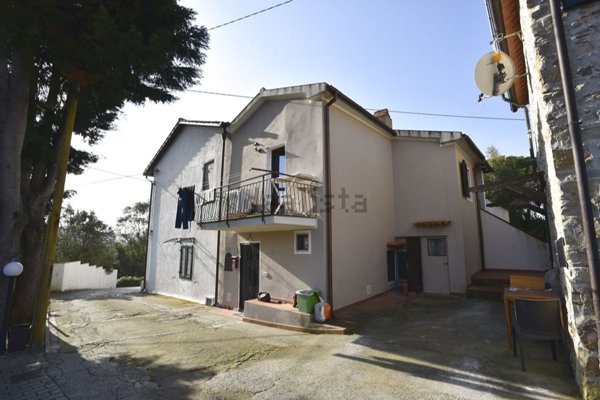 appartamento in vendita a Campo nell'Elba in zona La Pila