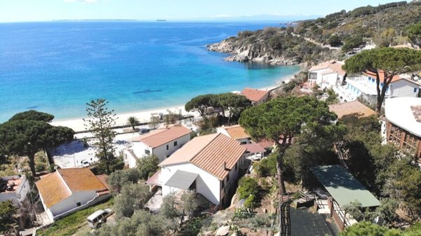 appartamento in vendita a Campo nell'Elba in zona Cavoli